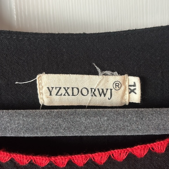 Embroidered top - size XL - Picture 3 of 5